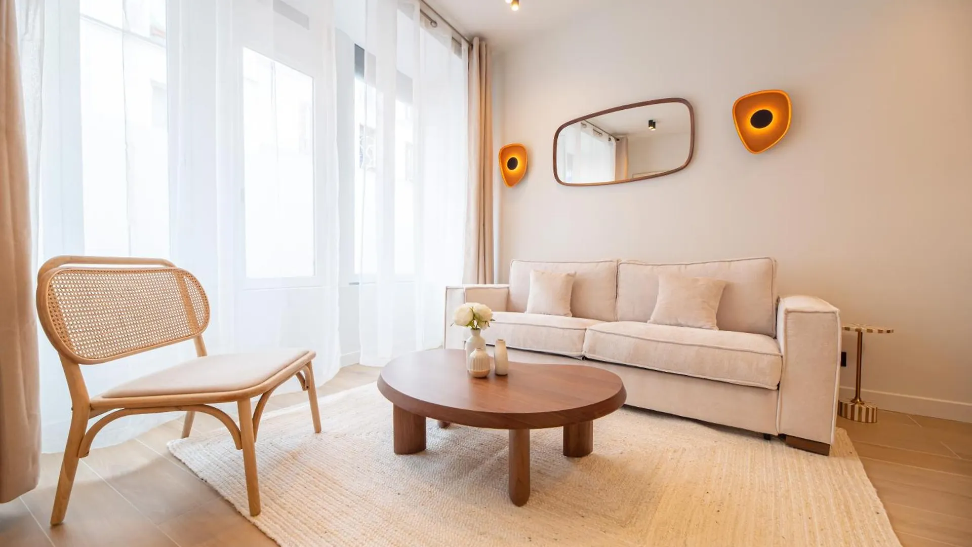 Apartment In Montmartre Paris