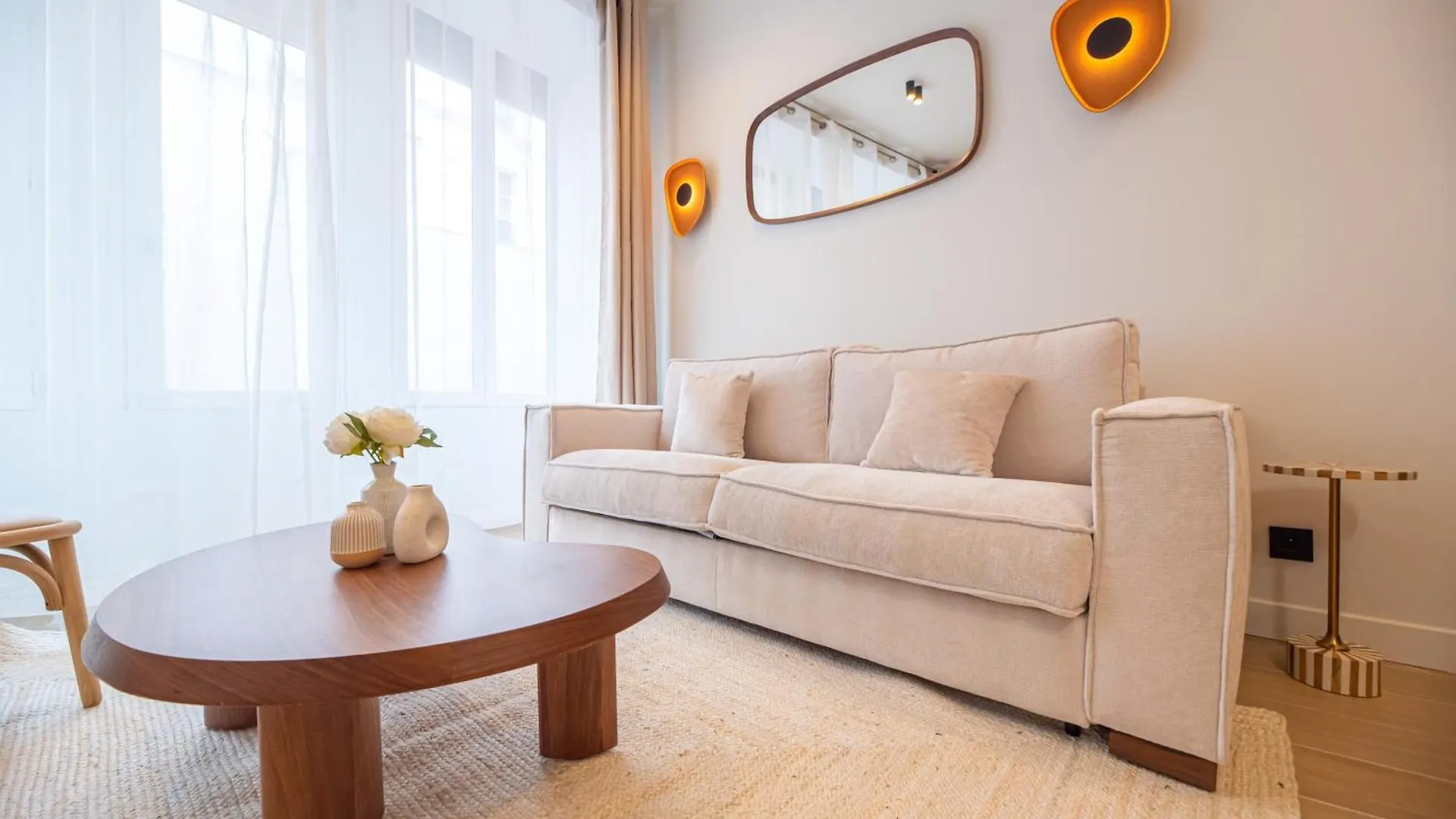 Apartment In Montmartre Paris