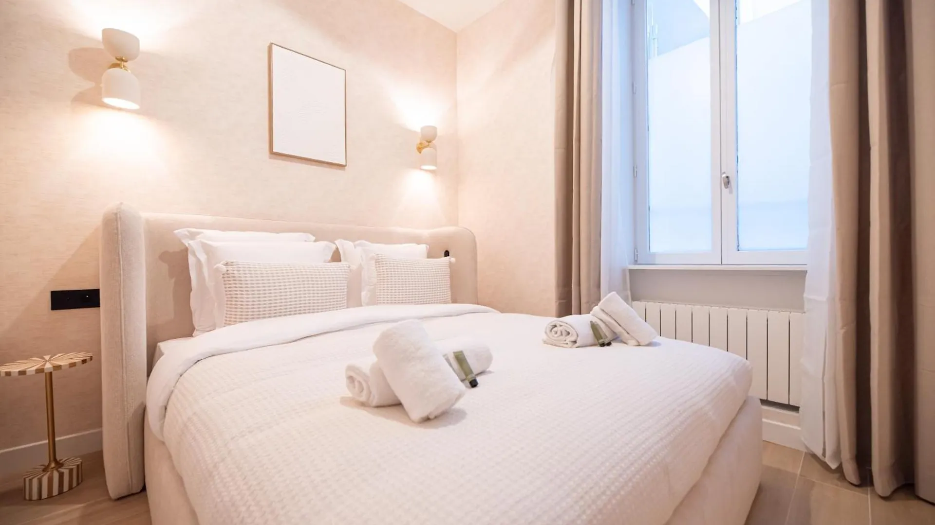 Apartment In Montmartre Paris